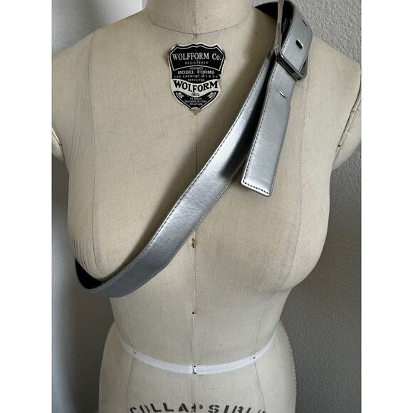 Silver Accent Belt with Silver Buckle - Picture 7 of 7